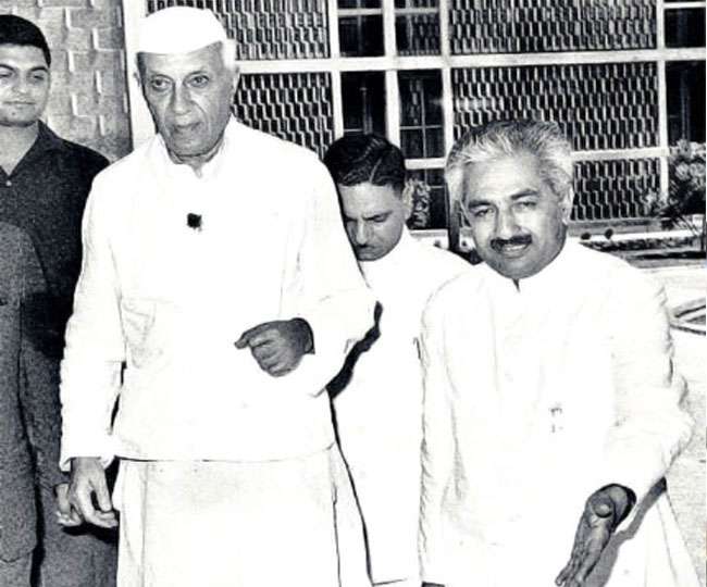 पंडित नेहरू के साथ चौधरी ब्रह्म प्रकाश (फाइल फोटो)